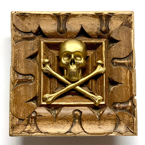 Wooden Frame with Skull and Crossbones (4