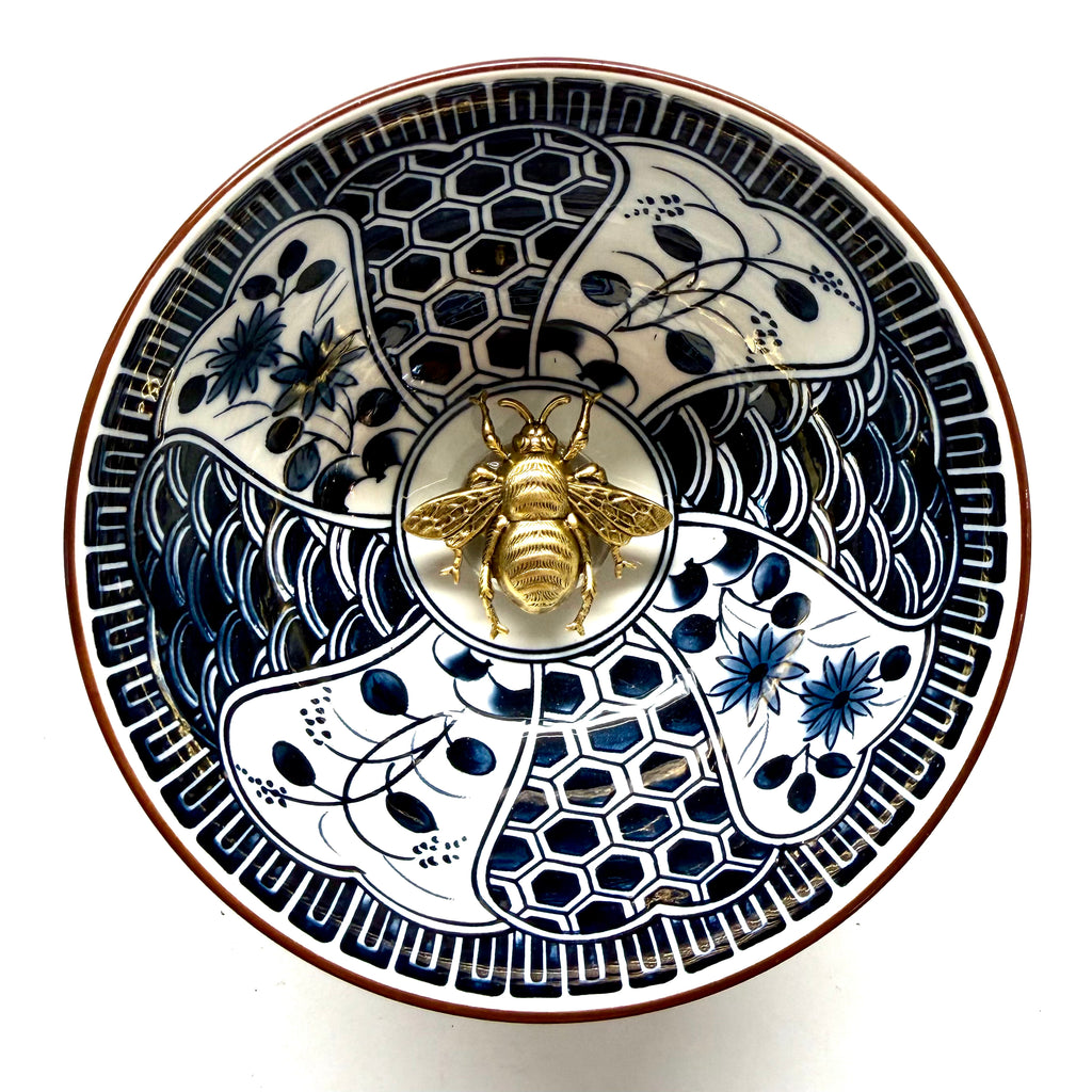 Porcelain Bowl with Grande Bee (4.5