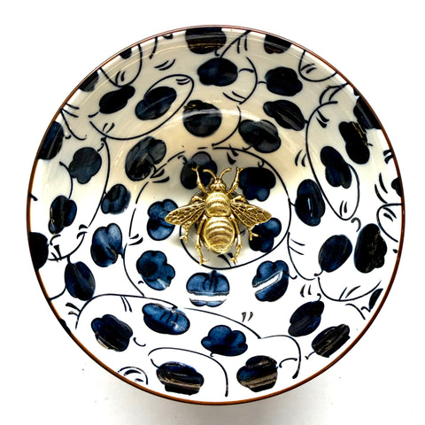 Porcelain Bowl with Grande Bee (4.5