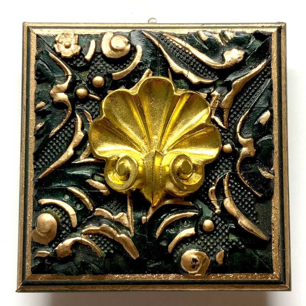 Painted Frame with Shell (4