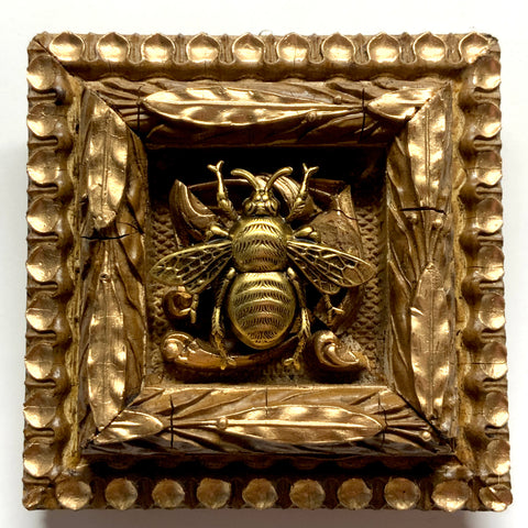 Gilt Frame with Grande Bee (3.75