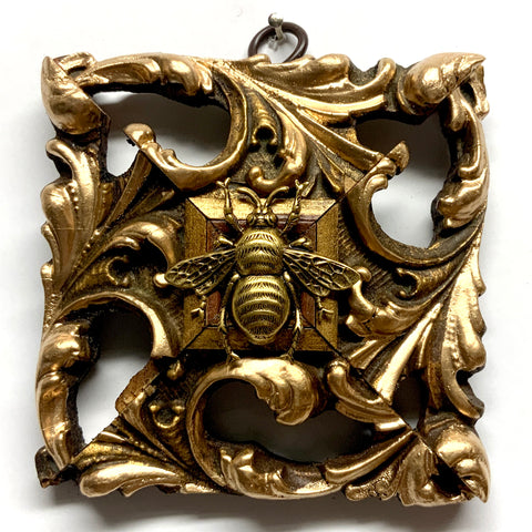 Gilt Frame with Grande Bee (4