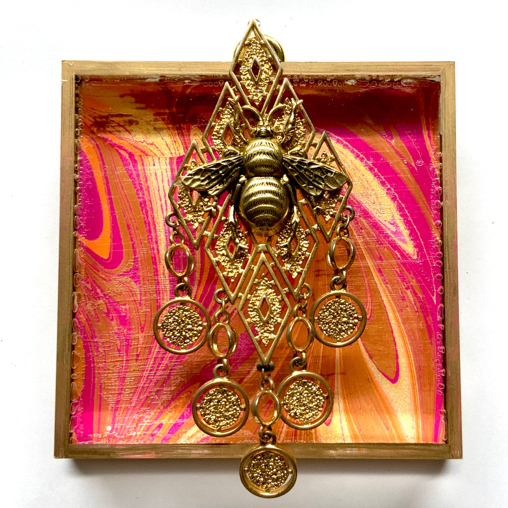 Acrylic Frame with Grande Bee on Earring / Slight Imperfections (4