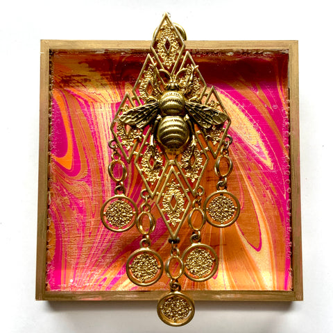 Acrylic Frame with Grande Bee on Earring / Slight Imperfections (4