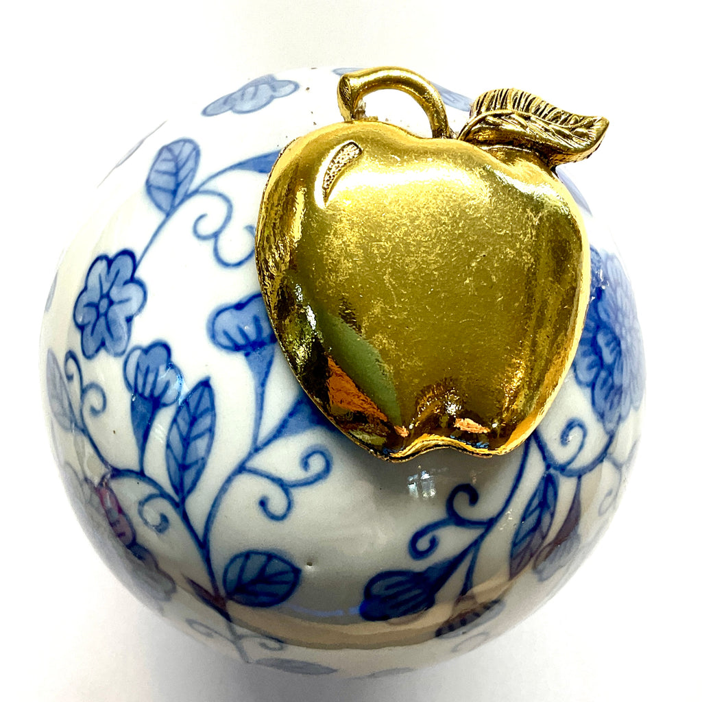 Ceramic Ball with Apple (4