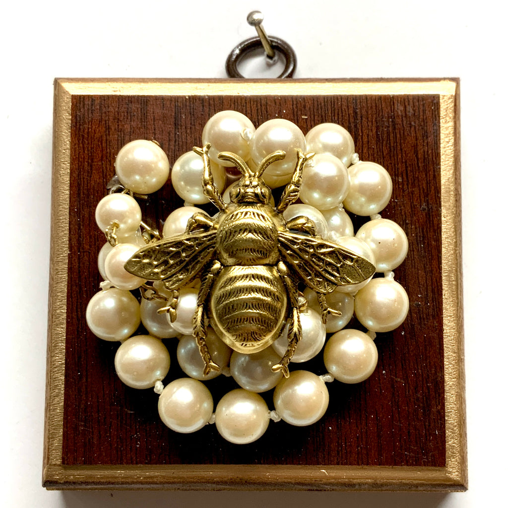 Wooden Frame with Grande Bee on Pearls (3.25