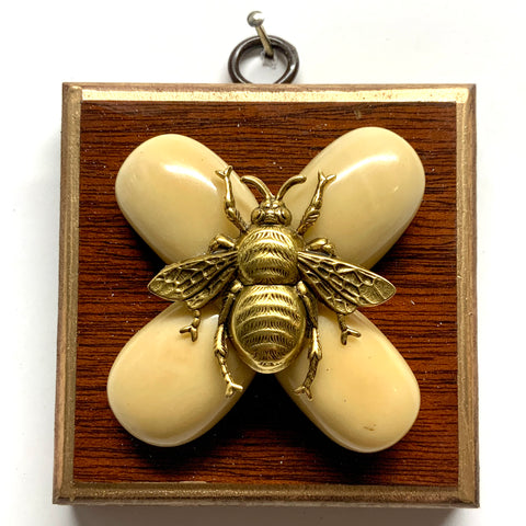 Wooden Frame with Grande Bee (3.75