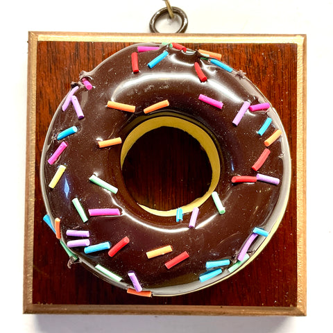 Wooden Frame with Donut (4