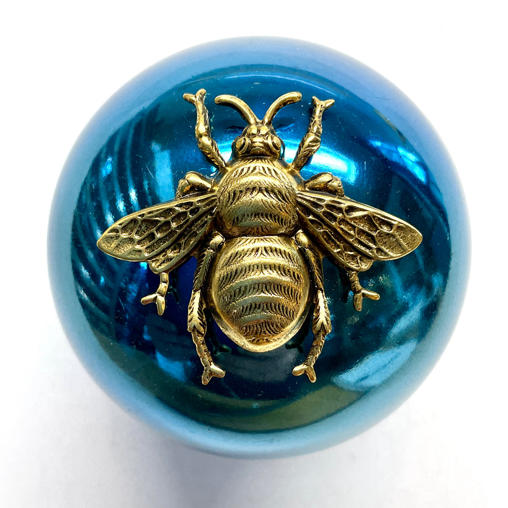 Gazing Ball with Grande Bee (3