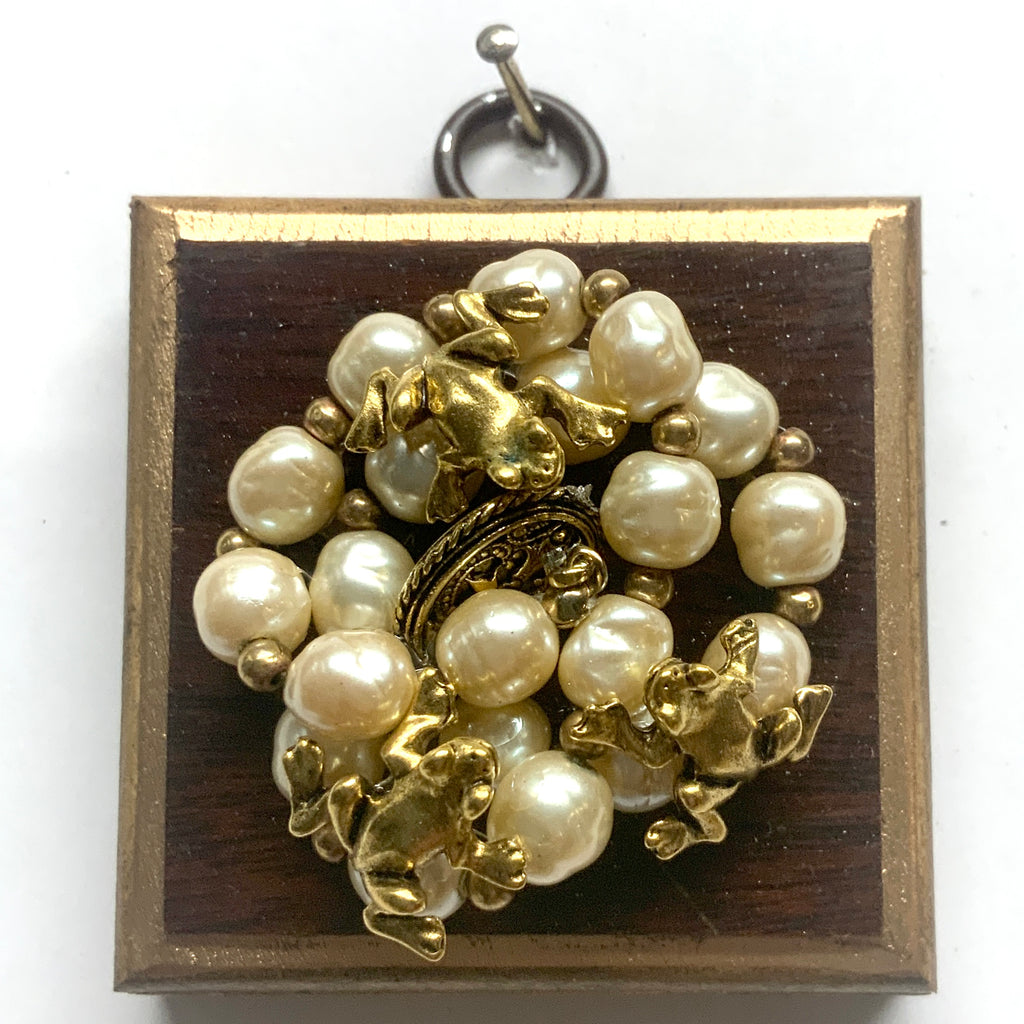 Wooden Frame with Frogs on Pearls (2.5