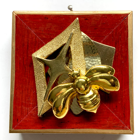 Modern Lacquered Frame with Deco Bee on Brooch (3