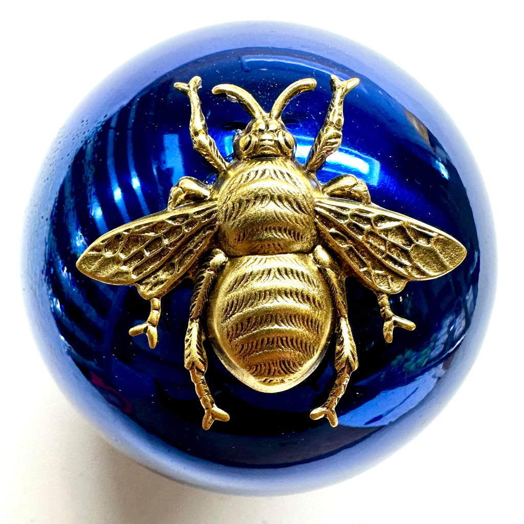 Gazing Ball with Grande Bee (3” wide)