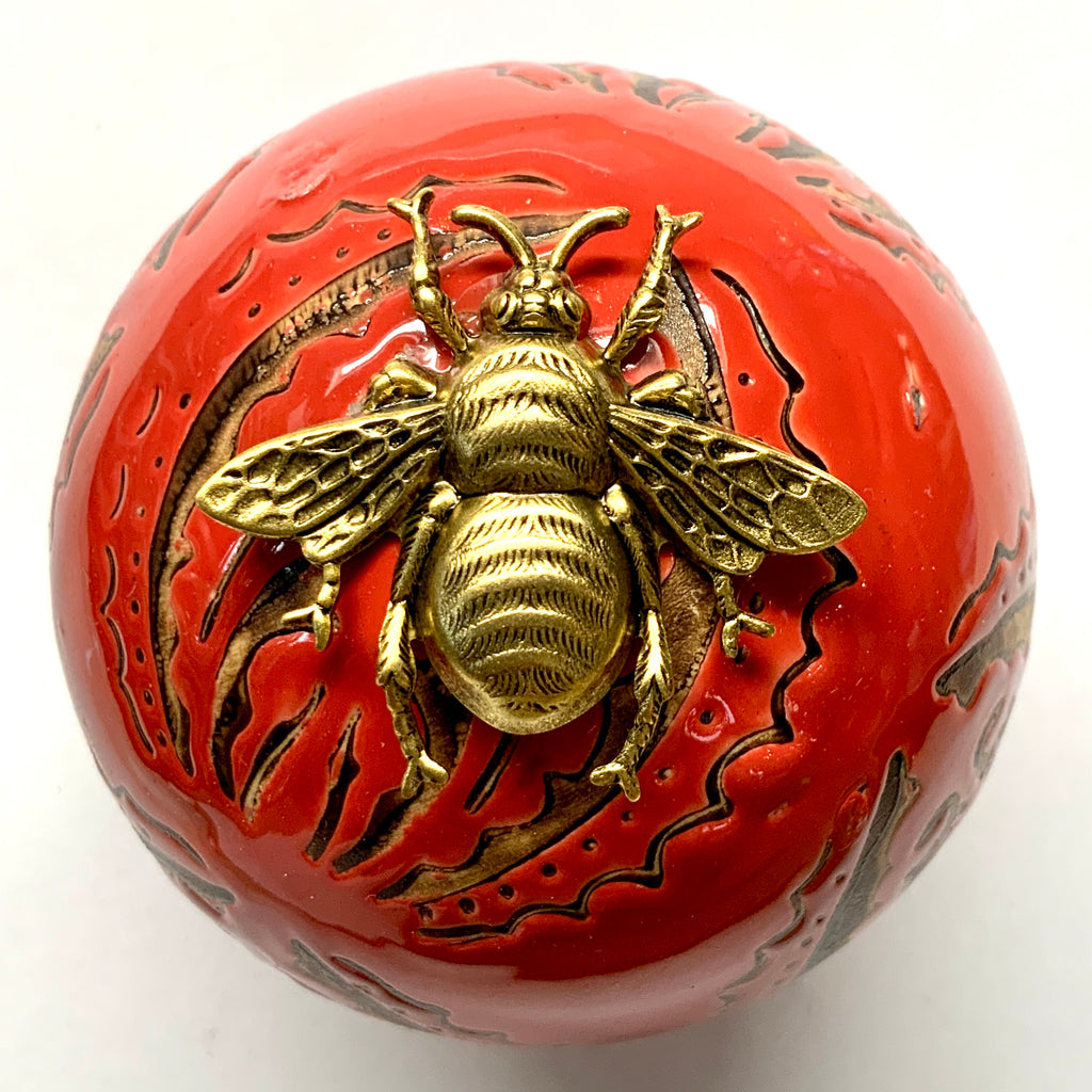 Ceramic Ball Frame with Grande Bee / Slight Imperfections (3