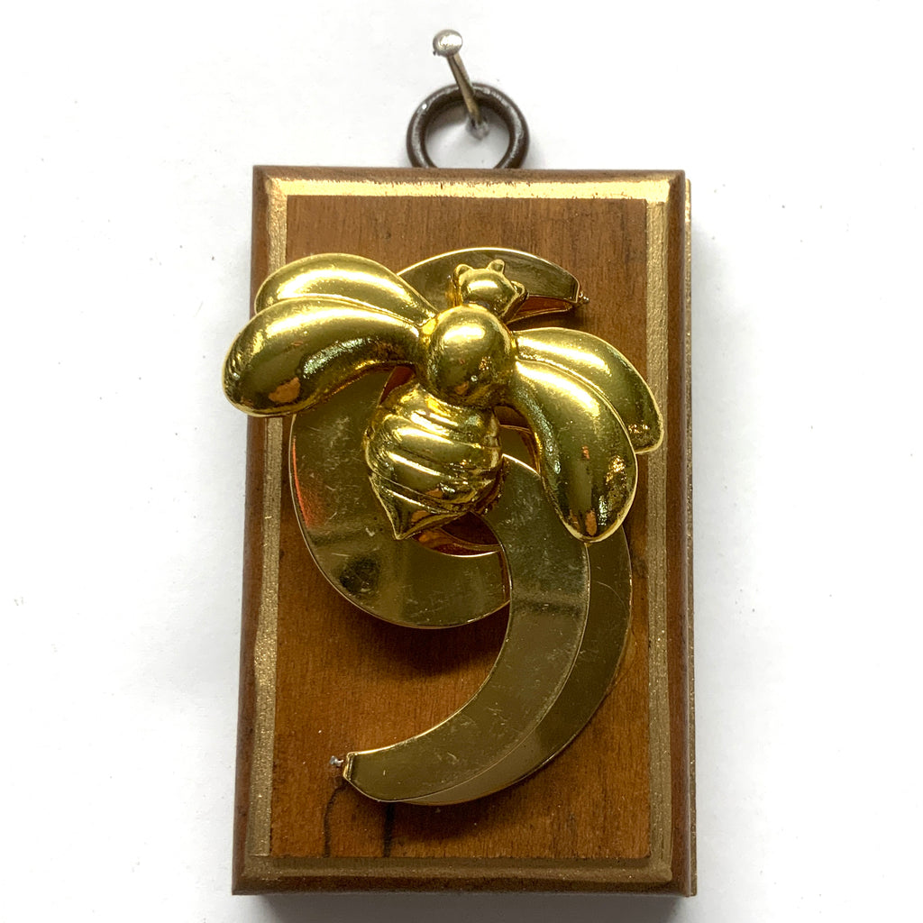 Wooden Frame with Deco on Brooch (2