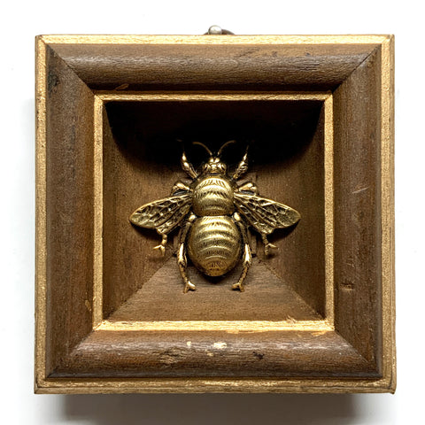 Wooden Frame with Grande Bee (3.5