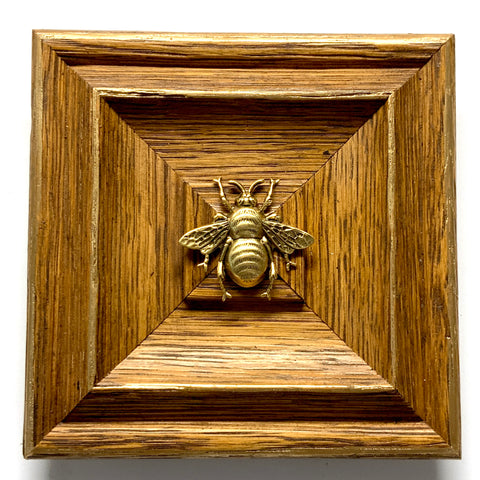 Wooden Frame with Grande Bee (5.25