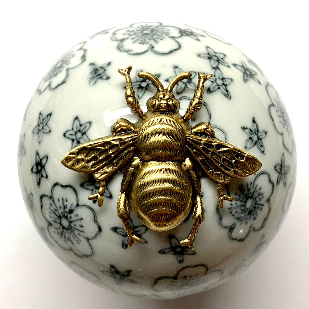 Ceramic Ball Frame with Grande Bee / Slight Imperfections (3