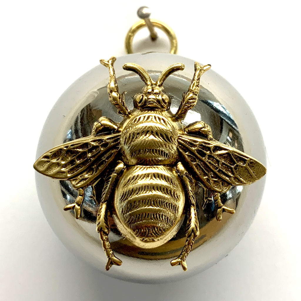 Gazing Ball Frame with Grande Bee / Slight Imperfections (2