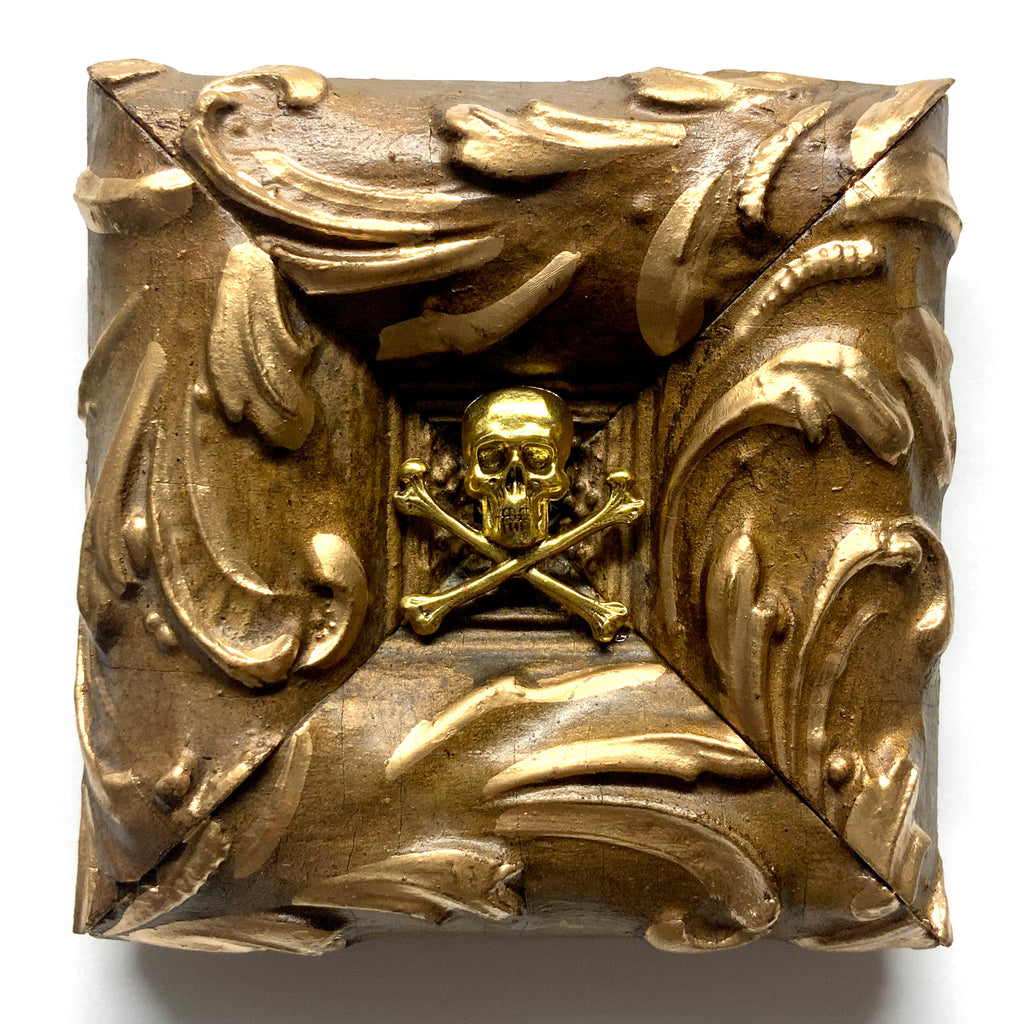 Gilt Frame with Skull and Crossbones (4