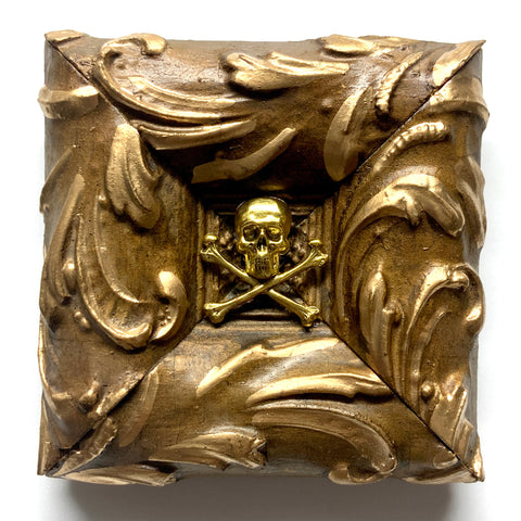 Gilt Frame with Skull and Crossbones (4