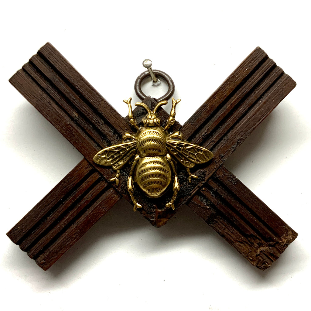 Wooden Frame with Grande Bee (4