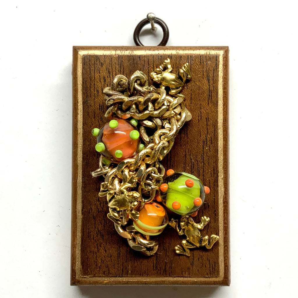 Wooden Frame with Frogs on Necklace (2.5