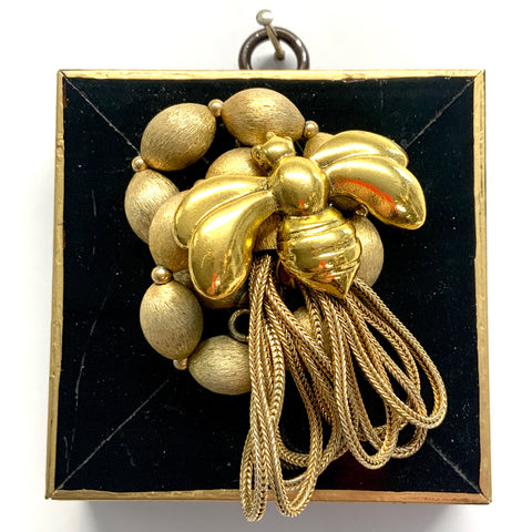 Modern Lacquered Frame with Deco Bee on Brooch (3