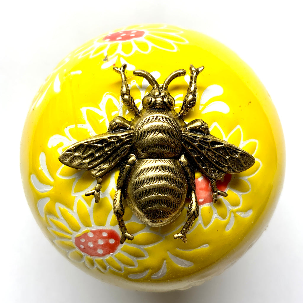 Ceramic Ball Frame with Grande Bee / Slight Imperfections (3