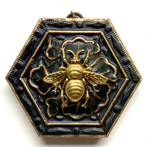 Painted Frame with Grande Bee (3.75