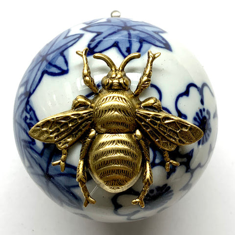 Ceramic Ball Frame with Grande Bee / Slight Imperfections (2.5