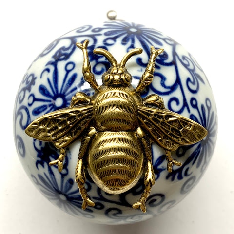 Ceramic Ball Frame with Grande Bee / Slight Imperfections (2.5