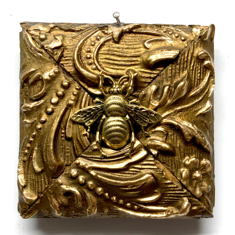 Gilt Frame with Grande Bee (3.75