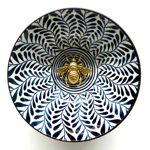 Porcelain Bowl with Grande Bee (4.5