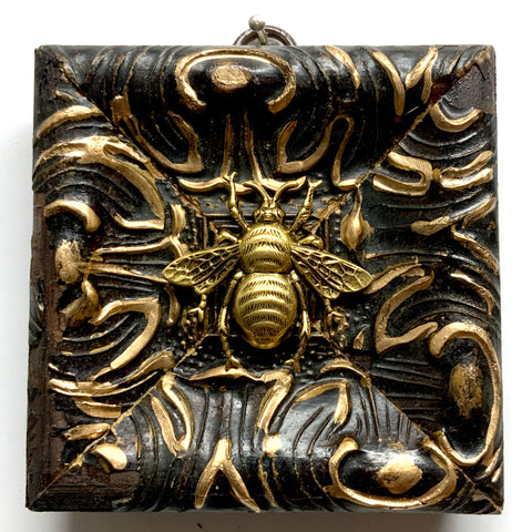 Painted Frame with Grande Bee (3.5