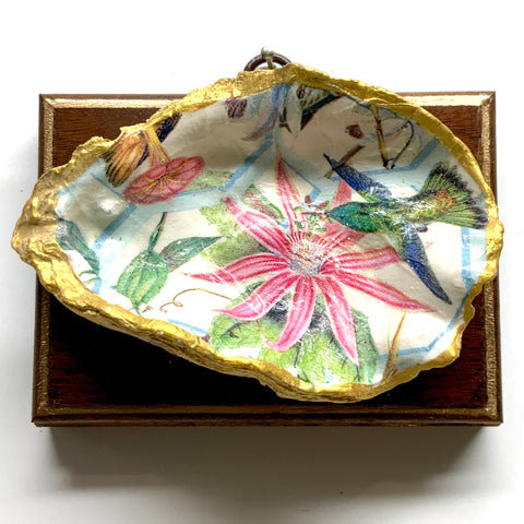 Wooden Frame with Hummingbird Oyster Shell (4.5