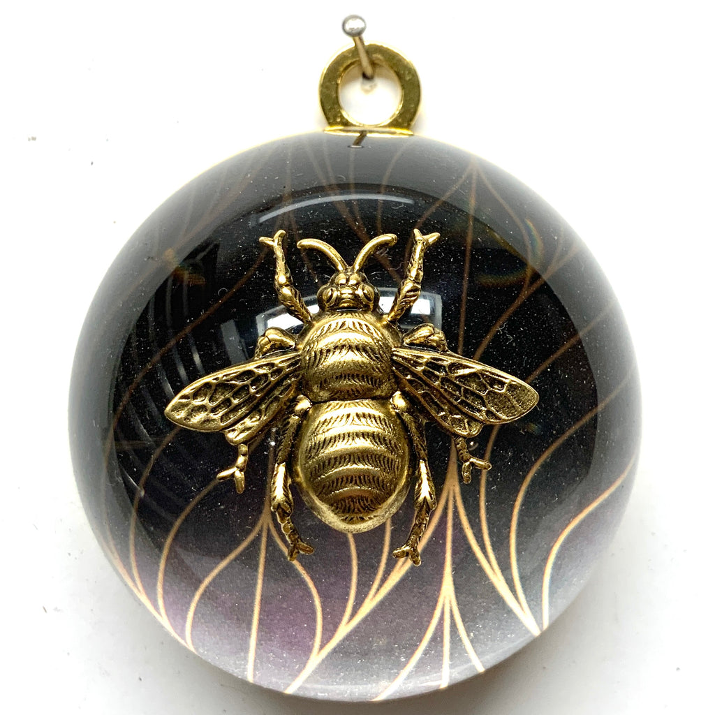 Acrylic Dome Frame with Grande Bee / Slight Imperfections (3