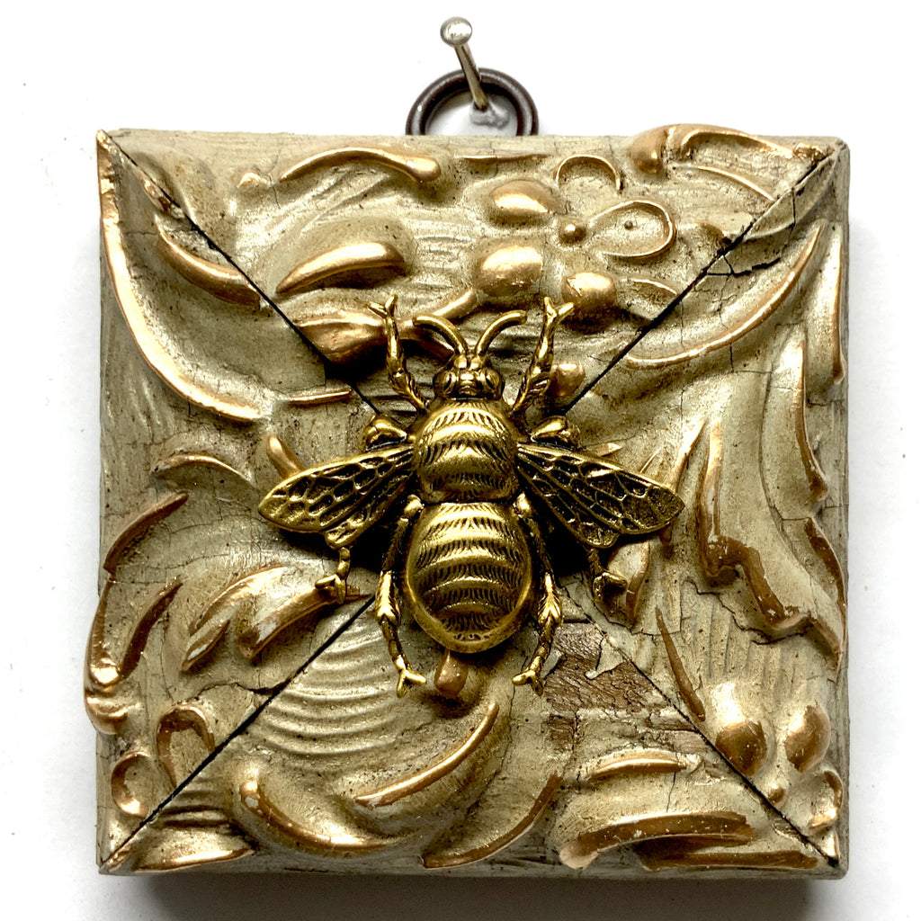 Painted Frame with Grande Bee (3.25