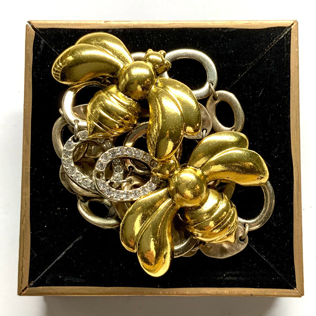 Modern Lacquered Frame with Deco Bees on Necklace (3