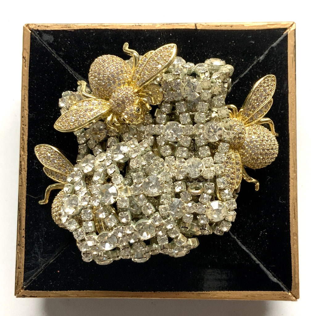 Modern Lacquered Frame with Sparkle Bees on Necklace (3