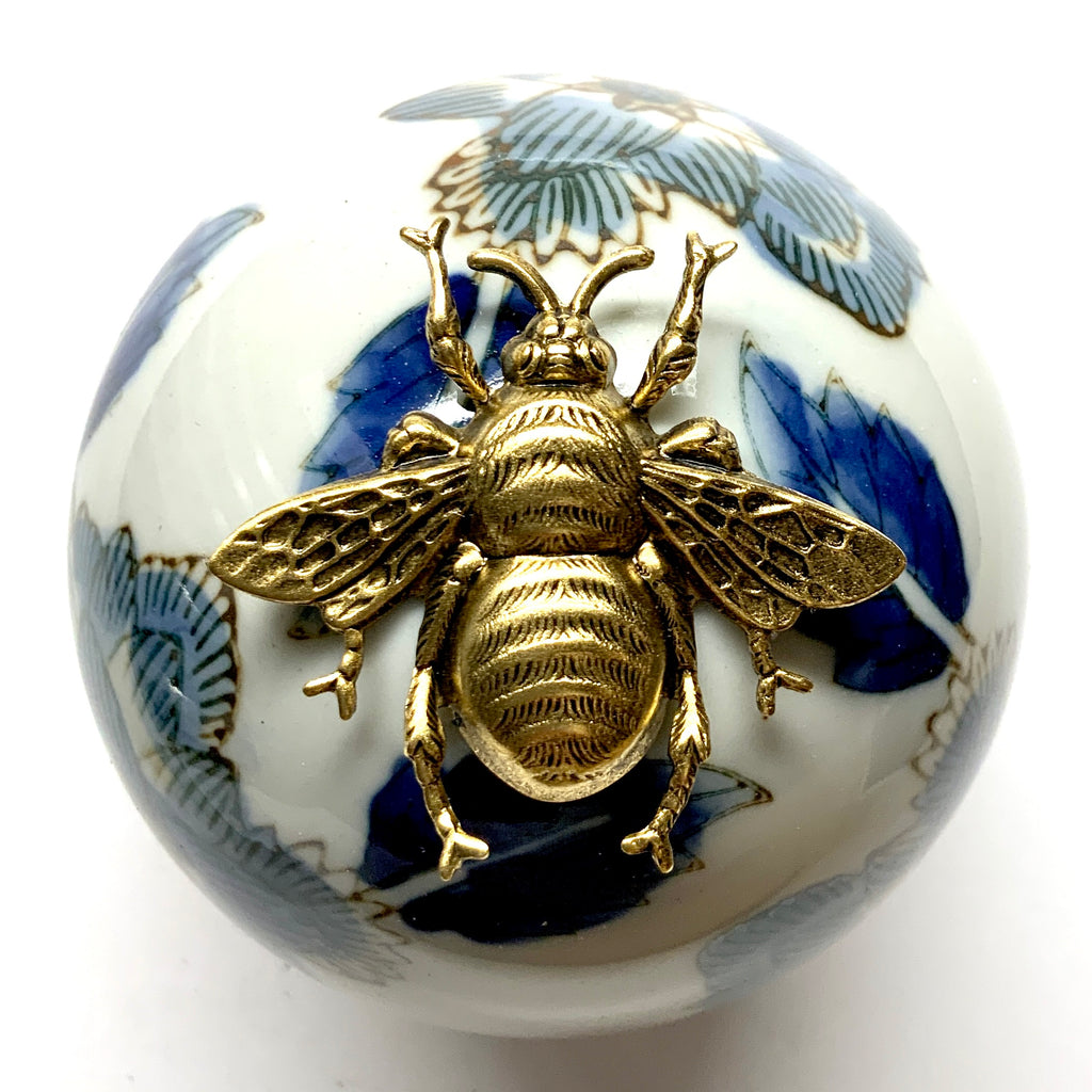 Ceramic Ball Frame with Grande Bee / Slight Imperfections (3” wide)