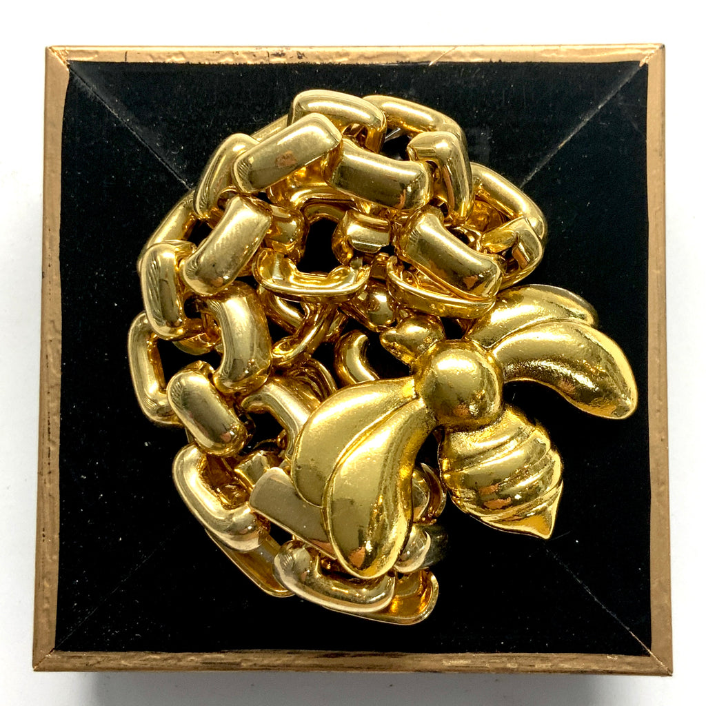 Modern Lacquered Frame with Deco Bee on Necklace (3