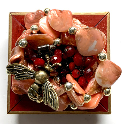 Modern Lacquered Frame with Bee on Necklace (3