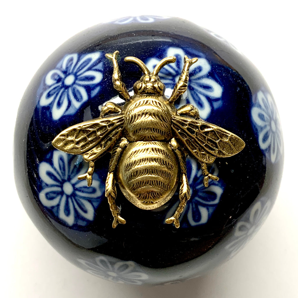 Ceramic Ball Frame with Grande Bee / Slight Imperfections (3