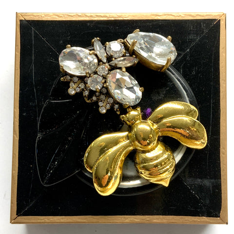 Modern Lacquered Frame with Deco Bee on Brooch (3