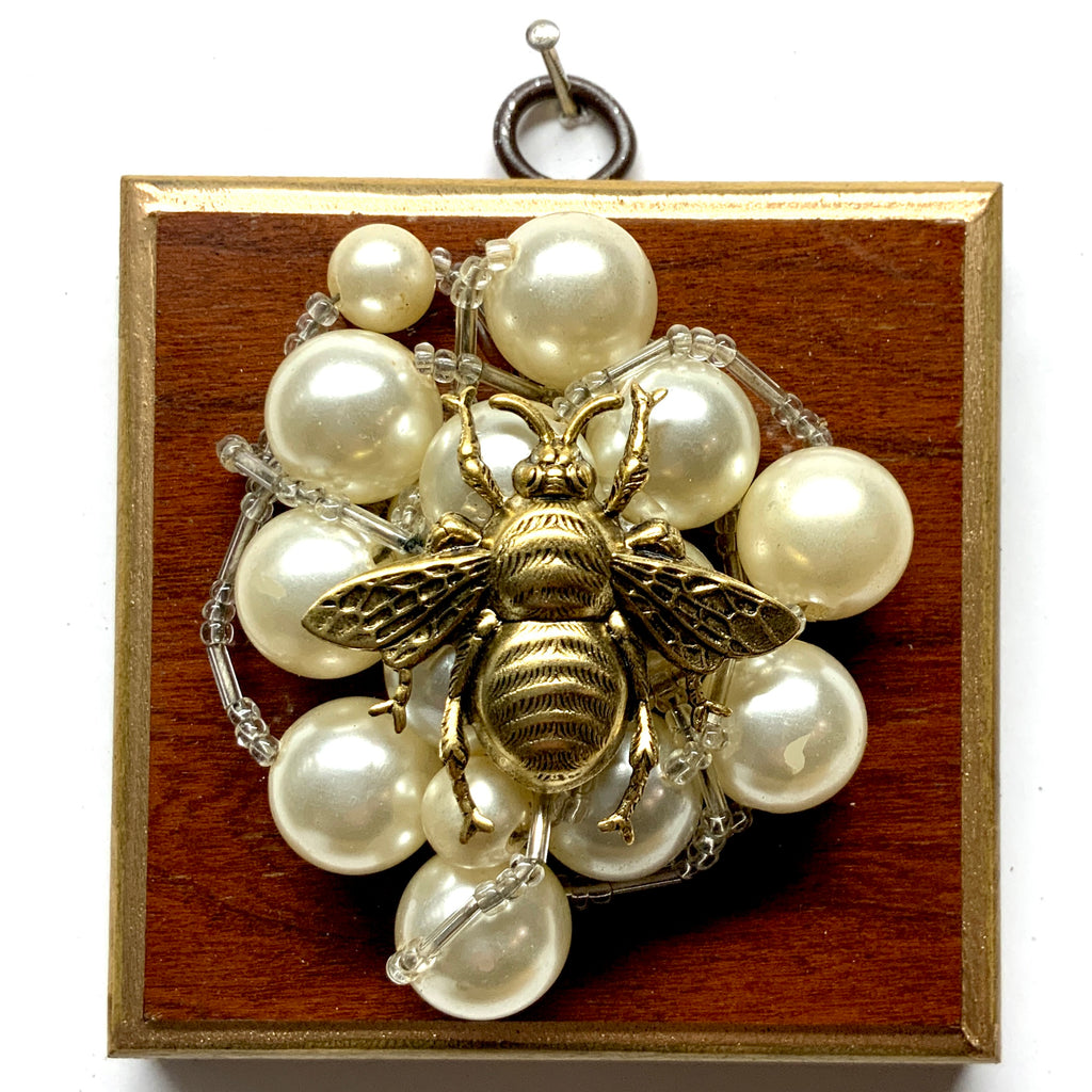 Wooden Frame with Grande Bee on Pearls (3.5
