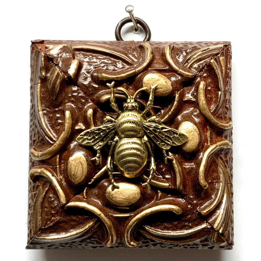 Painted Frame with Grande Bee (3.25
