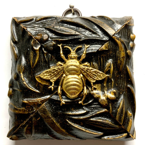 Wooden Frame with Grande Bee (3.25