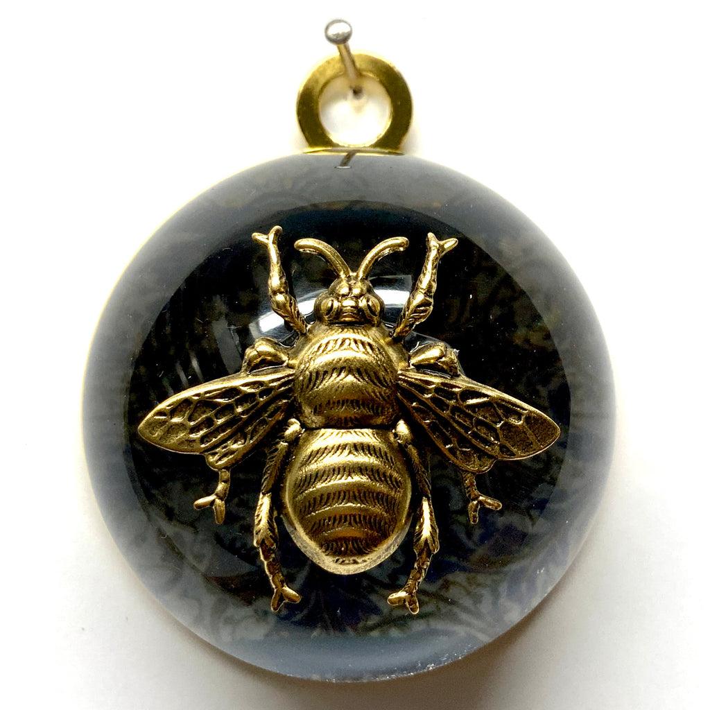 Acrylic Dome Frame with Grande Bee / Slight Imperfections (2.5